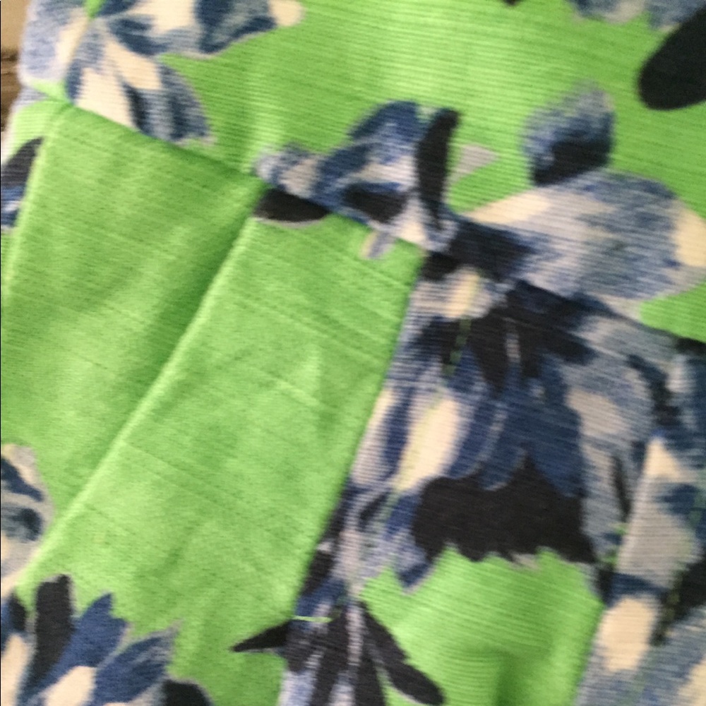 Ladies shorts/j crew - Picture 3 of 6